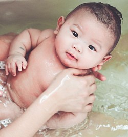 Babies think I'm funny